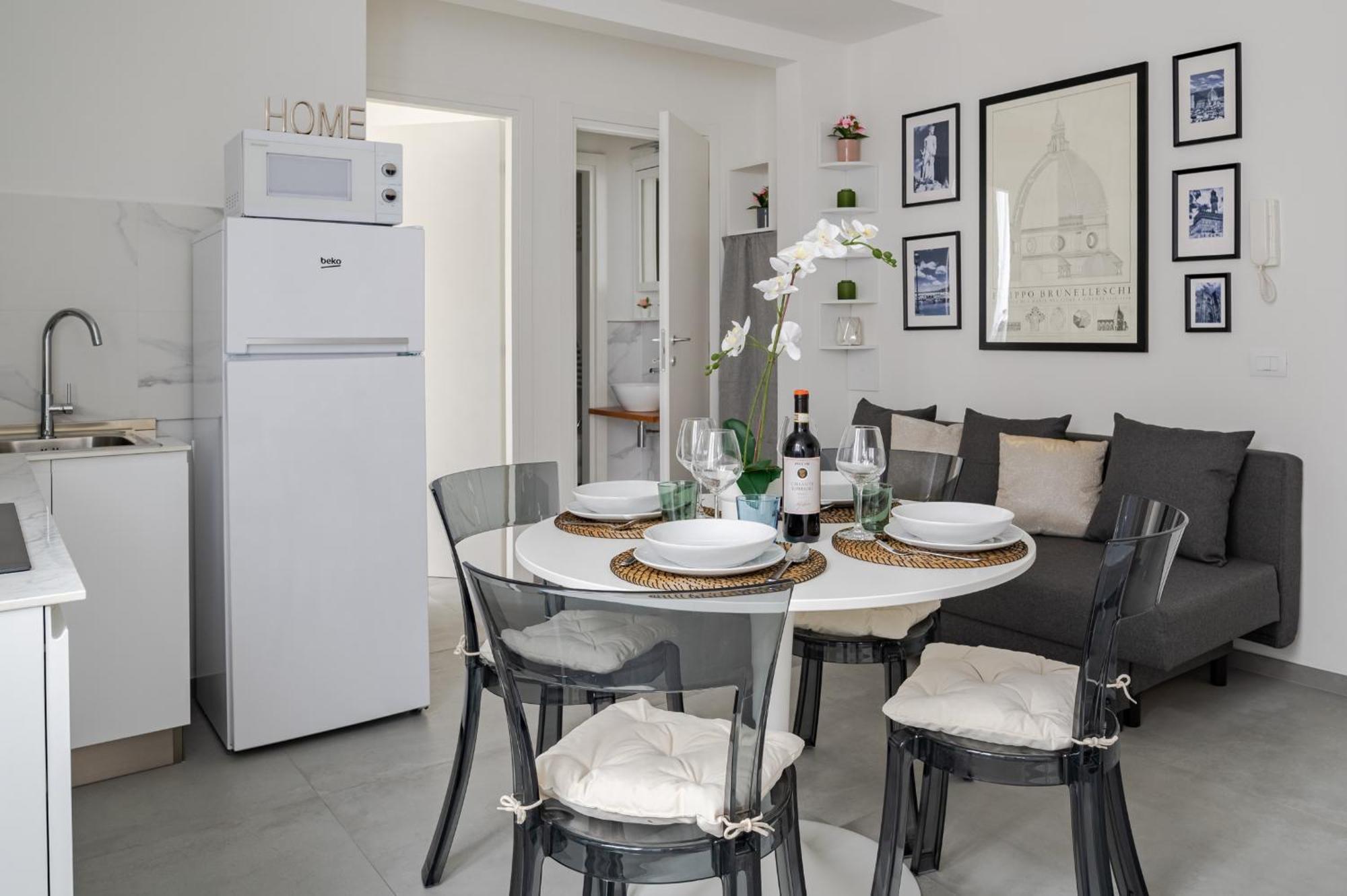 Via Ponte Alle Mosse, 19 - Florence Charming Apartments - A Chic, Newly Renovated Apartment Near Tram Leopolda, A Few Min From Downtown Bagian luar foto