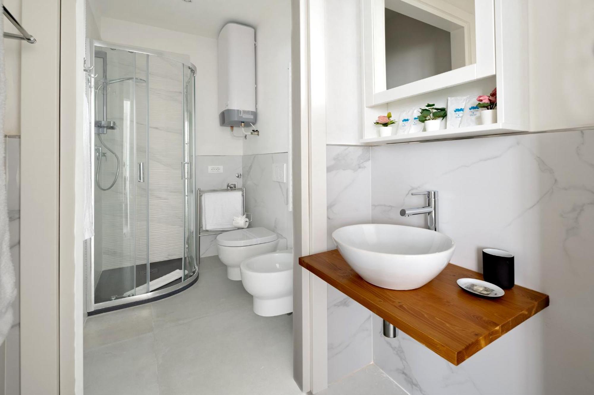 Via Ponte Alle Mosse, 19 - Florence Charming Apartments - A Chic, Newly Renovated Apartment Near Tram Leopolda, A Few Min From Downtown Bagian luar foto