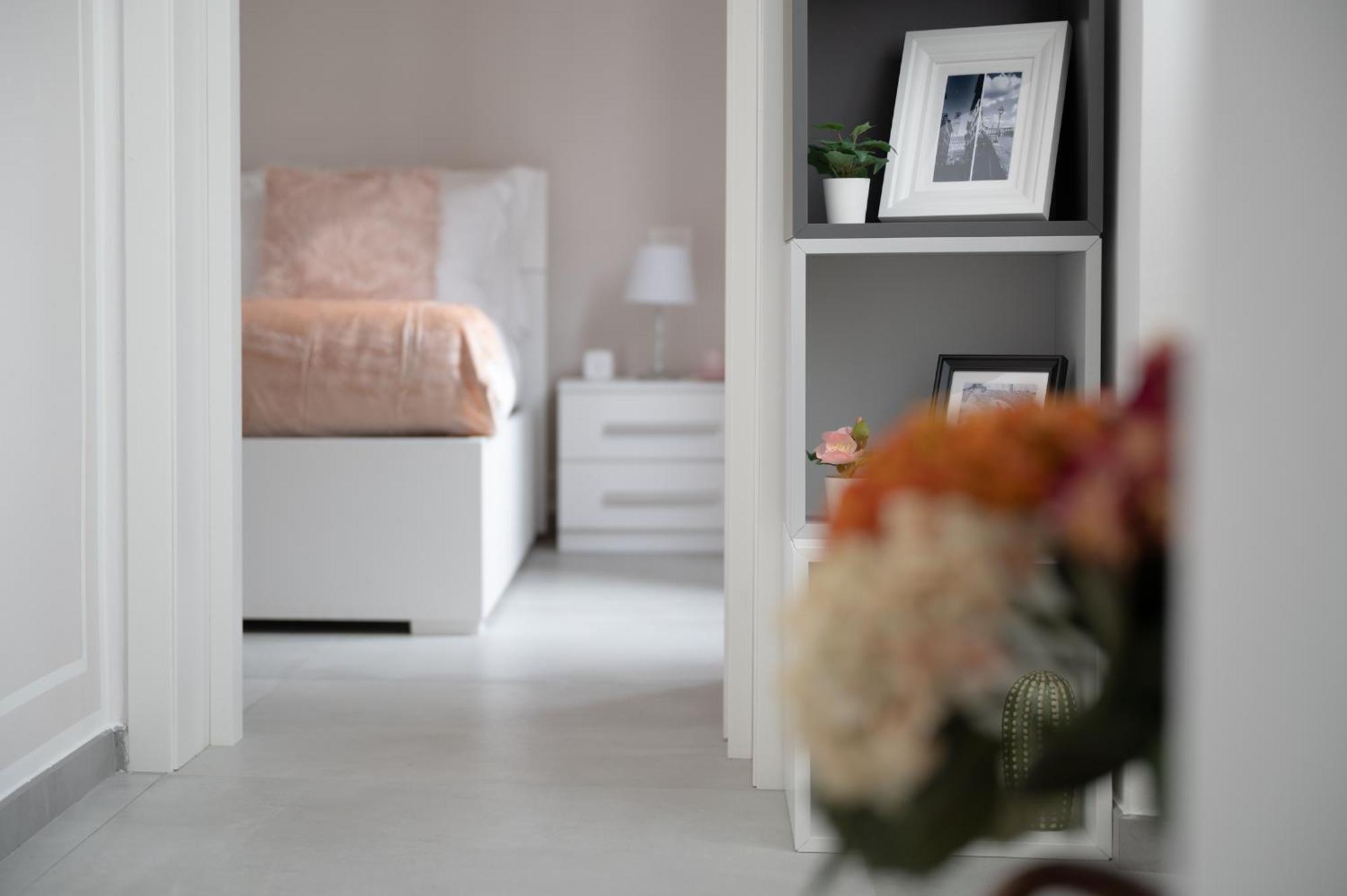 Via Ponte Alle Mosse, 19 - Florence Charming Apartments - A Chic, Newly Renovated Apartment Near Tram Leopolda, A Few Min From Downtown Bagian luar foto