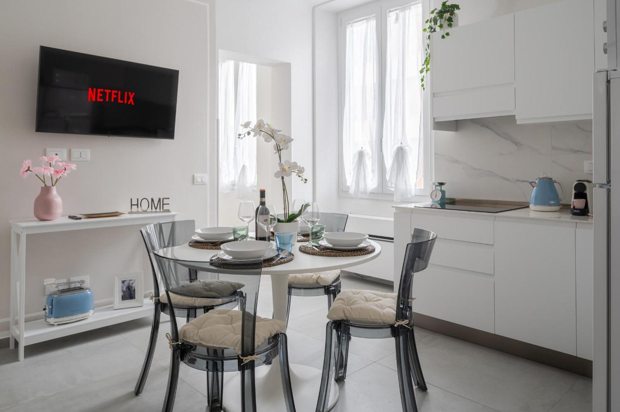 Via Ponte Alle Mosse, 19 - Florence Charming Apartments - A Chic, Newly Renovated Apartment Near Tram Leopolda, A Few Min From Downtown Bagian luar foto