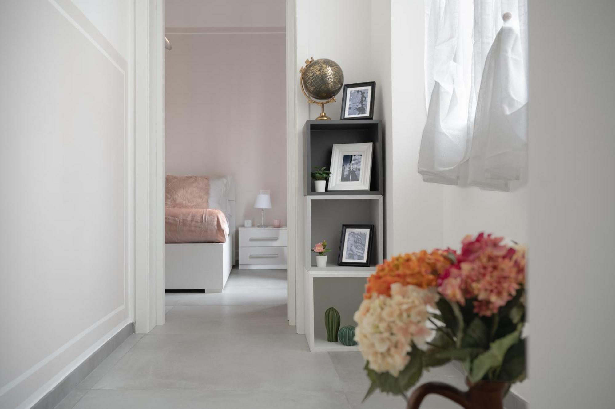 Via Ponte Alle Mosse, 19 - Florence Charming Apartments - A Chic, Newly Renovated Apartment Near Tram Leopolda, A Few Min From Downtown Bagian luar foto